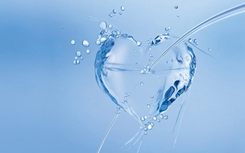 Idratazione per il Cuore: Benefici Cardiovascolari dell’Acqua